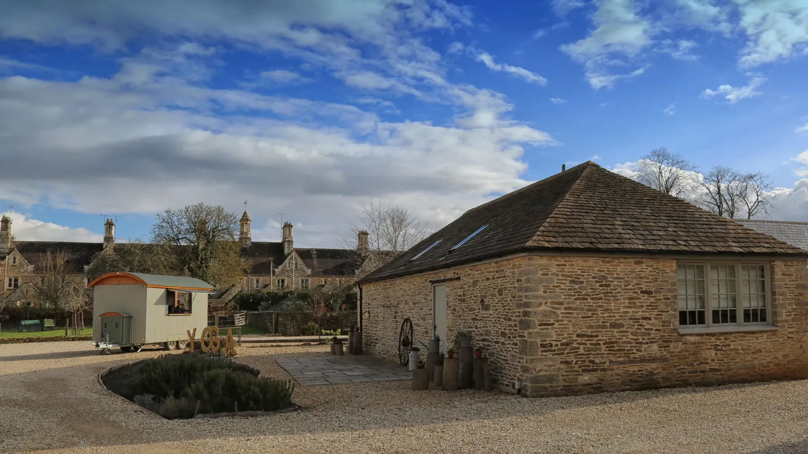 Rustic Healing Retreat for Flourish - Berry Farm Cotswolds